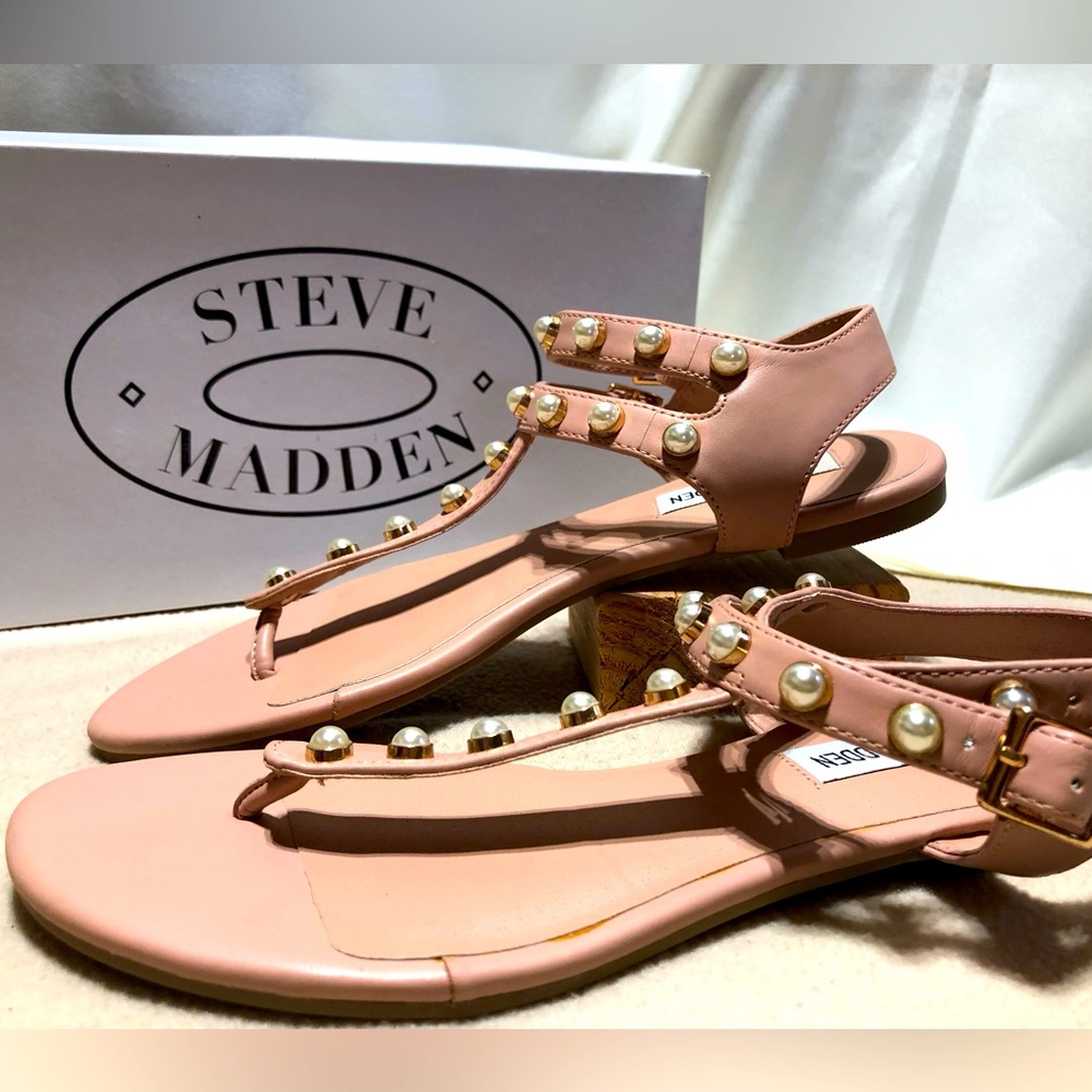 Women’s Steve Madden sandals 2 pairs